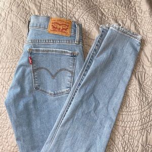 Levi Strauss 710 Super Skinny Low Rise Jeans